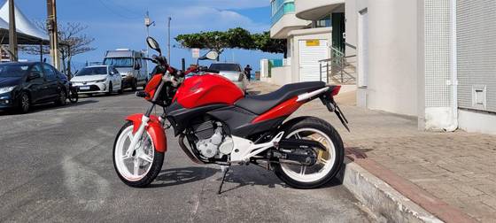 HONDA CB 300R 
